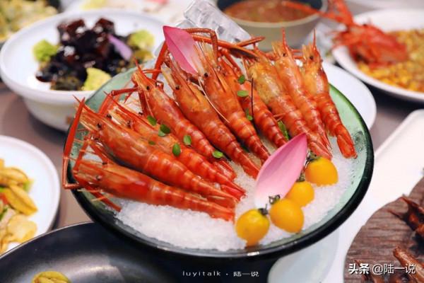 10人消費將近4000元，鮮松茸、大黃魚、羅氏蝦、私房牛肉都不錯