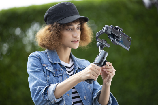 用iPhone 13拍影片還不夠，SMOOTH 5才是真Vlog神器