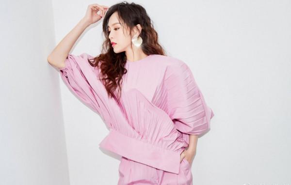 唐嫣終於換新發型，泡麵頭也美得不像話，大概這就是仙女吧