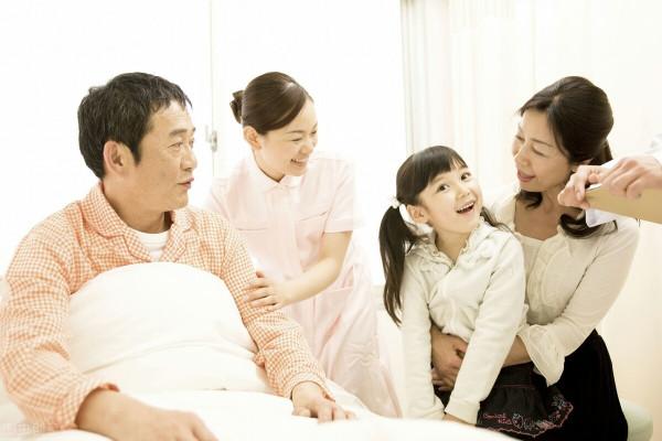 一碗湯的距離，真的幸福嗎？兩個家庭的經歷告訴你