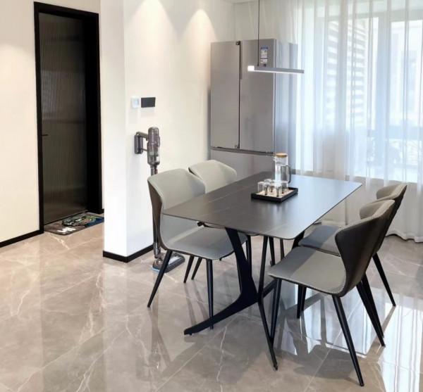 女主115㎡新家,巧用黑白灰色系,裝出自己“理想家”的樣子 女主115㎡新家,巧用黑白灰色系,裝出自己“理想家”的樣子