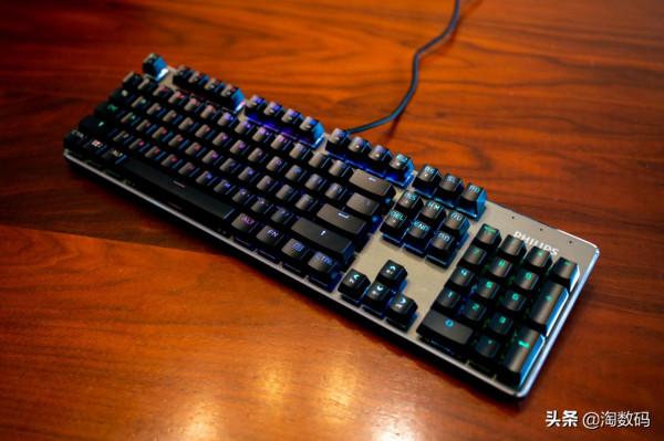 ¥99撿漏全鍵區RGB燈效+合金面板,國產廉價青軸機械鍵盤開箱曬單 ¥99撿漏全鍵區RGB燈效+合金面板,國產廉價青軸機械鍵盤開箱曬單