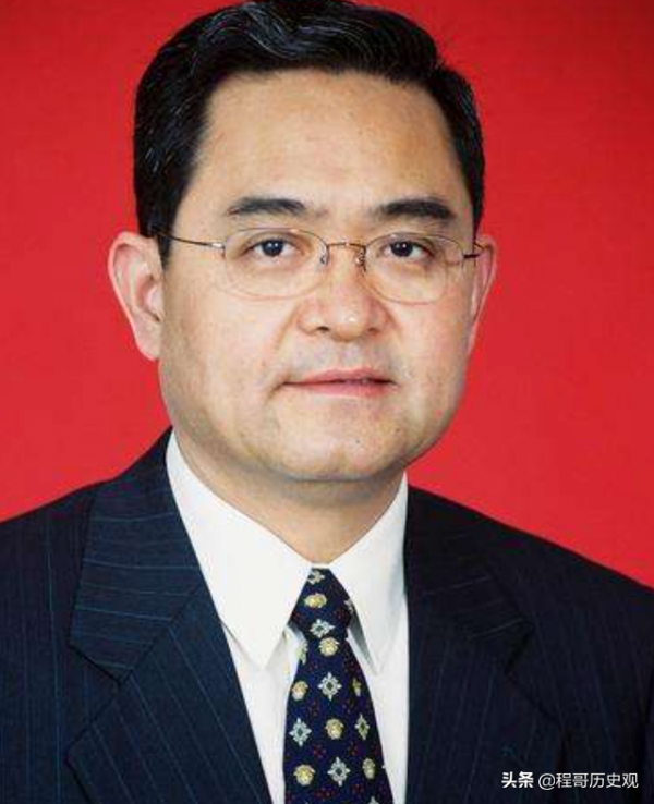 他曾是江蘇省長，在江蘇工作20年，人民心中的父母官，今年76歲了