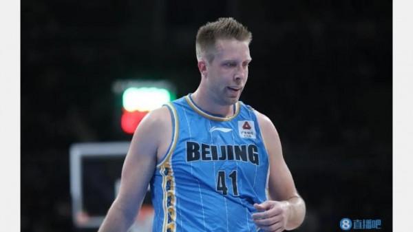 北京瘋狂引四援，目標一個指廣東