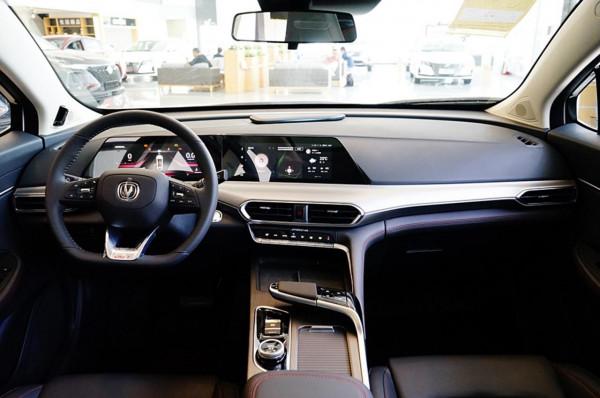 外在前衛有個性 內在科技夠智慧 長安UNI-T車型分析導購