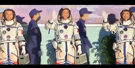 宇宙時間真快！三旬彷如幾日，飛人英雄凱旋啦