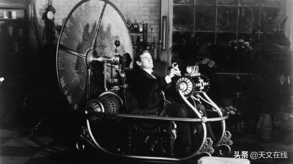 假如一個未來的時間旅行者出現了，那會怎麼樣？