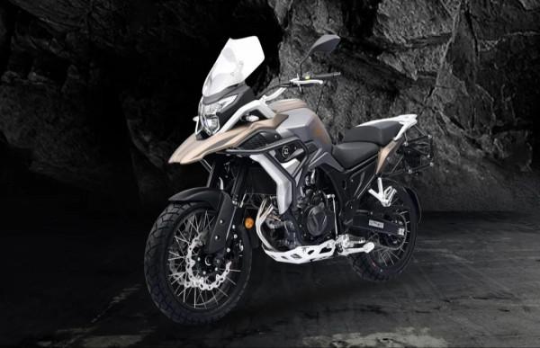 當復古車裝上“鳥嘴”會怎樣？高金GK500新款亮相