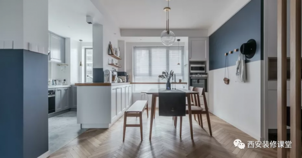 餐廳靠窗戶,當然不能浪費 餐廳靠窗戶,當然不能浪費