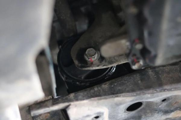 怪獸修車：翻新一輛“破爛不堪”的吉普指南者，滿血復活變新車