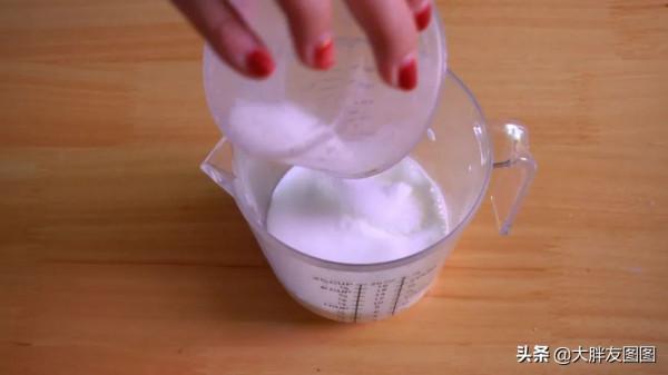 揭秘！奶黃包的家常做法，爆漿流心，軟到捏不住