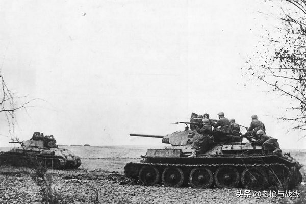 車尾巴上的大箱子是幹什麼用的?閒扯T-34的附加油箱及類似附件 車尾巴上的大箱子是幹什麼用的?閒扯T-34的附加油箱及類似附件