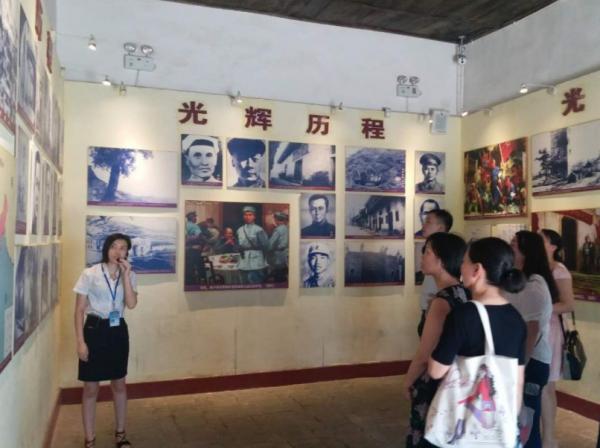 1963年陳毅在飯店吃飯,警衛員遞來一張紙條,他看完親自出門迎接 1963年陳毅在飯店吃飯,警衛員遞來一張紙條,他看完親自出門迎接