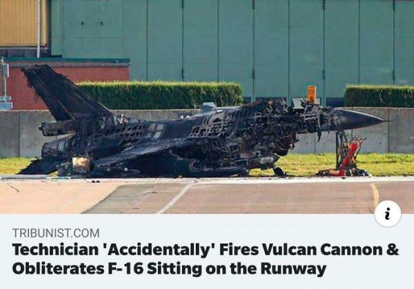 50個昂貴的“錯誤”照片,飛機撞上公交車,戰鬥機走火擊中隊友 50個昂貴的“錯誤”照片,飛機撞上公交車,戰鬥機走火擊中隊友