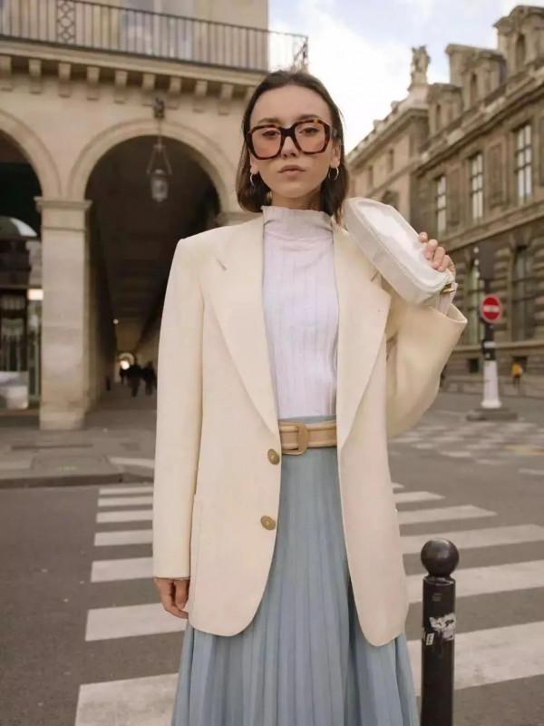 藍色，永不過時的高階感