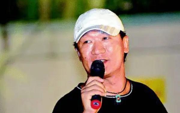 謝東：被傳是侯寶林私生子，王朔豪賭100萬，喊話侯耀華驗其真身