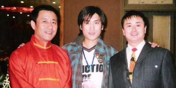 用金條當盆栽，投資過吳京的電影，趙本山的徒弟吳雲飛到底多有錢