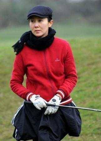 馮小剛前妻張娣:單親媽媽22年,與馮小剛離婚後未曾改嫁 馮小剛前妻張娣:單親媽媽22年,與馮小剛離婚後未曾改嫁