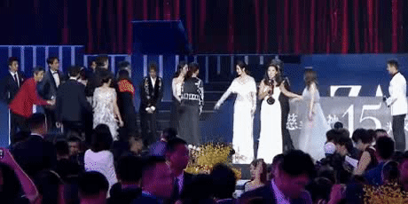 “撕”到對薄公堂，娛樂圈這6對“冤家”女星，各有各的恩怨