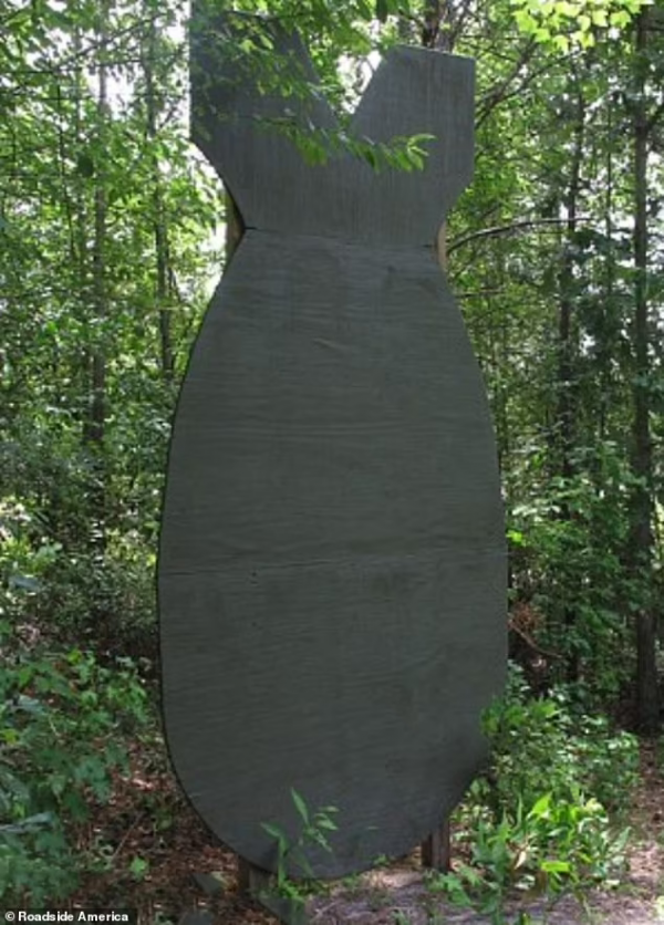 美軍轟炸機為何將核彈扔到了南卡平民後院？現在這裡成了景點