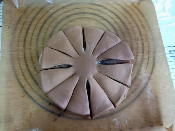 做了1朵雪花給老公吃，層層疊疊香軟拉絲，一口就上癮，哈哈