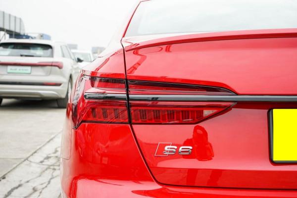 零百加速4&period;5秒，油耗9&period;1L，外觀顏值很高，解析奧迪S6