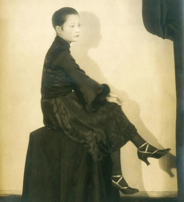 豪門千金與戲子私奔,典當首飾為婆婆還債被嘲,多年後子女成富豪 豪門千金與戲子私奔,典當首飾為婆婆還債被嘲,多年後子女成富豪