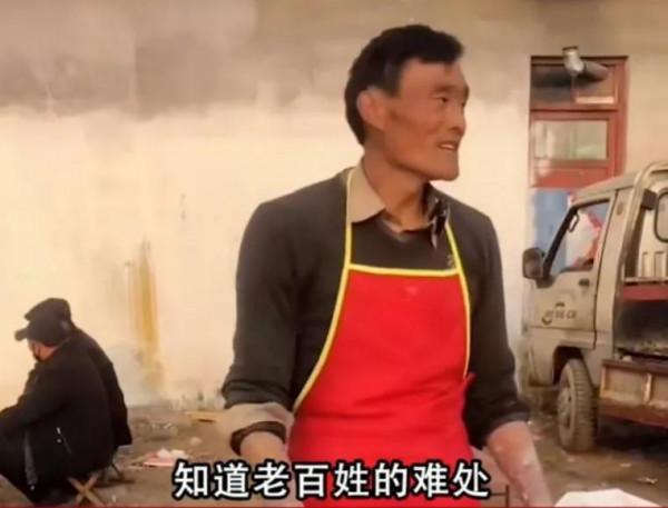 大衣哥的流量被拉麵哥搶了嗎?口碑分化,農村網紅有沒有幕後團隊 大衣哥的流量被拉麵哥搶了嗎?口碑分化,農村網紅有沒有幕後團隊