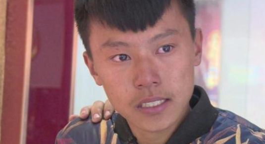 “變形計小魔王”王晨正：爺爺去世後，不遠萬里奔喪悼念