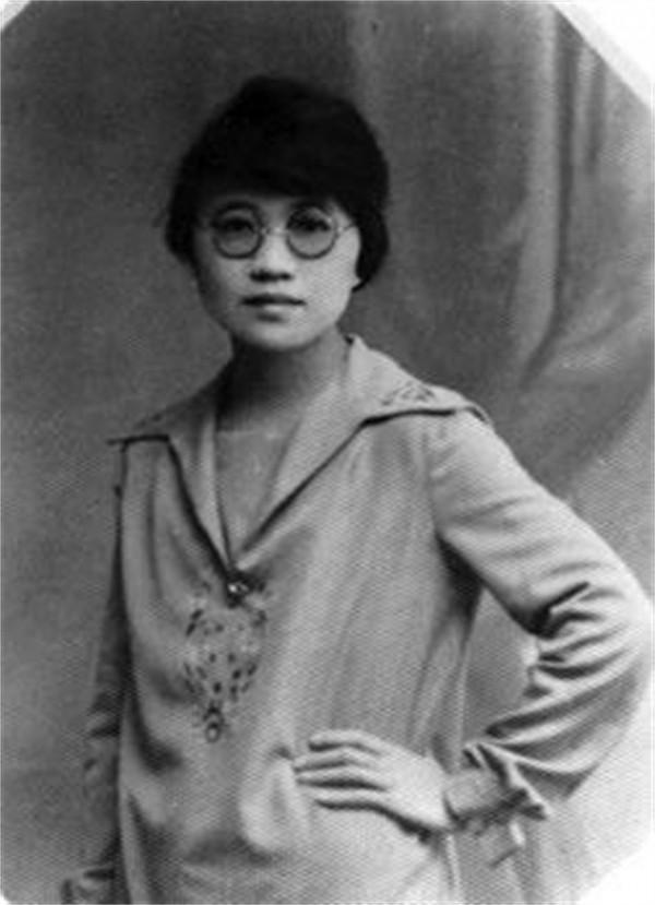 嫁給蔣介石老師，破壞徐志摩的婚姻，大才女袁昌英，一生只追求美