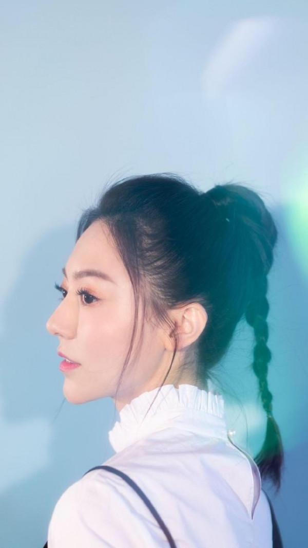 黃夢瑩日常穿搭穿出時尚感 網友們覺得她演技如何評論關注轉發分享