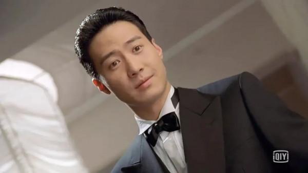 1989年，王晶拍《賭神》時留下的5個“謎題”，被黎明解開了