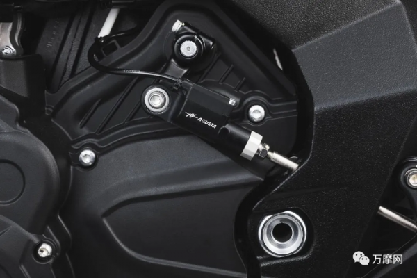 2022款 MV AGUSTA F3 RR 這次玩起了定風翼