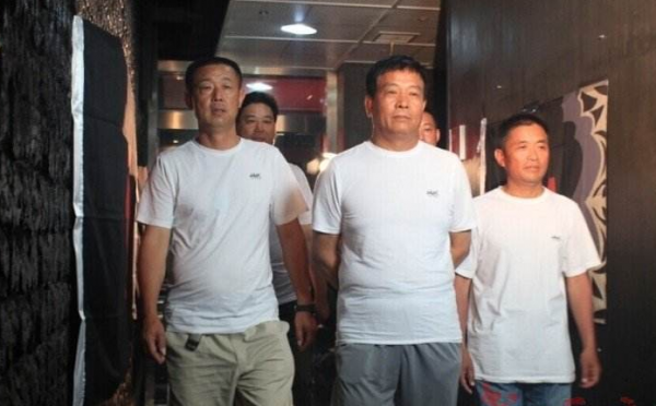 釣魚風雲之釣王杯橫空出世&comma;呂世春捧杯宣告不顯&comma;鄧剛奪冠天元問世