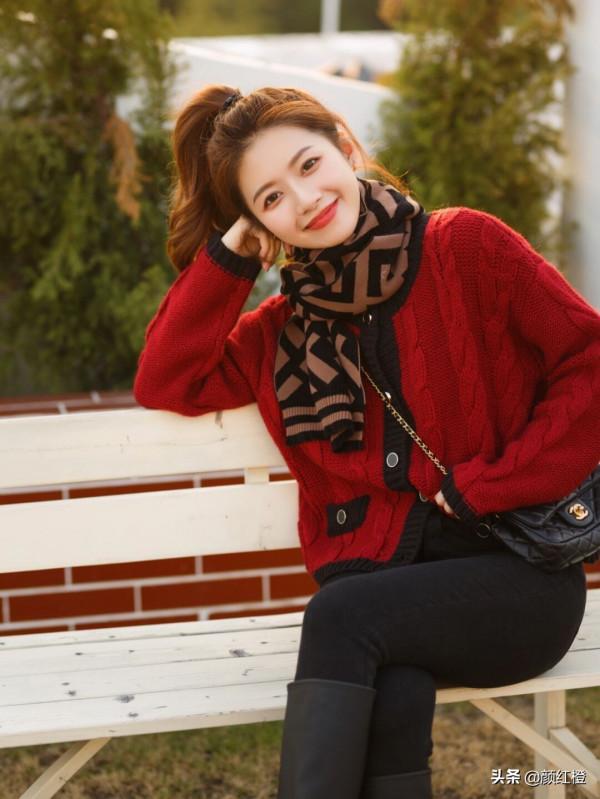 秋冬外套裡面穿什麼？這些針織衫穿搭保暖舒適，日常實用不挑人