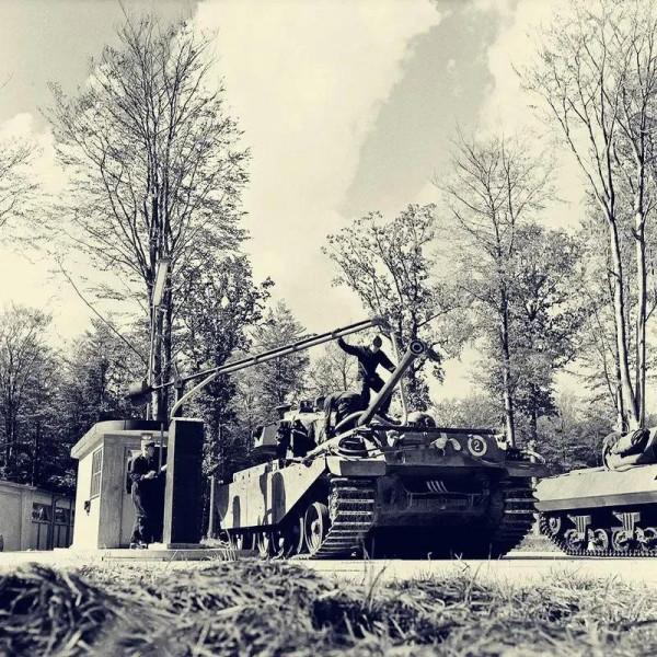 美軍“開國元勳師”遭重創，老兵回憶：中國人的手榴彈戰術太可怕