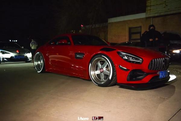 屬於iAcro的平安夜是什麼畫風？