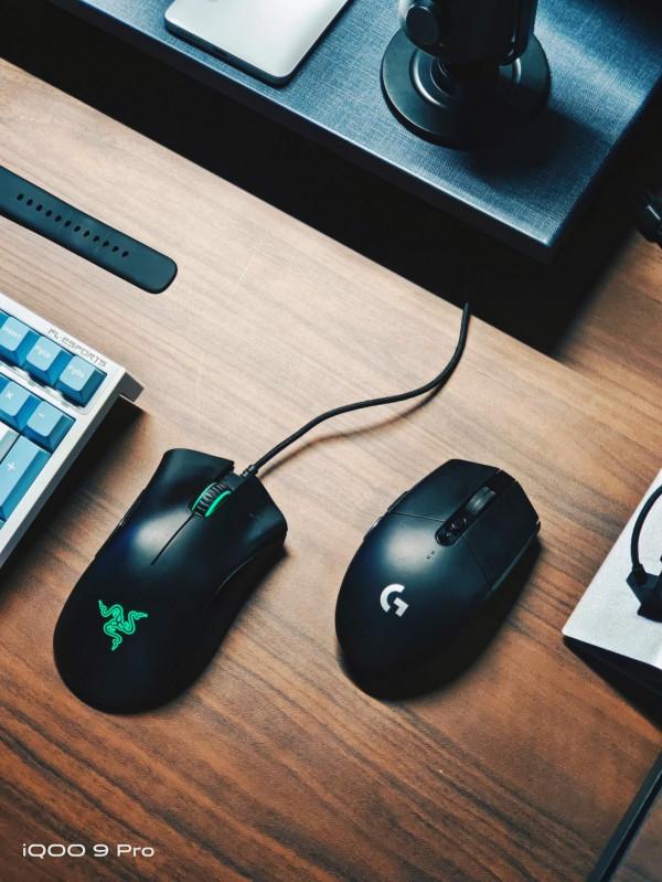 一個數碼博主的桌面2022分享，麻雀雖小五臟俱全