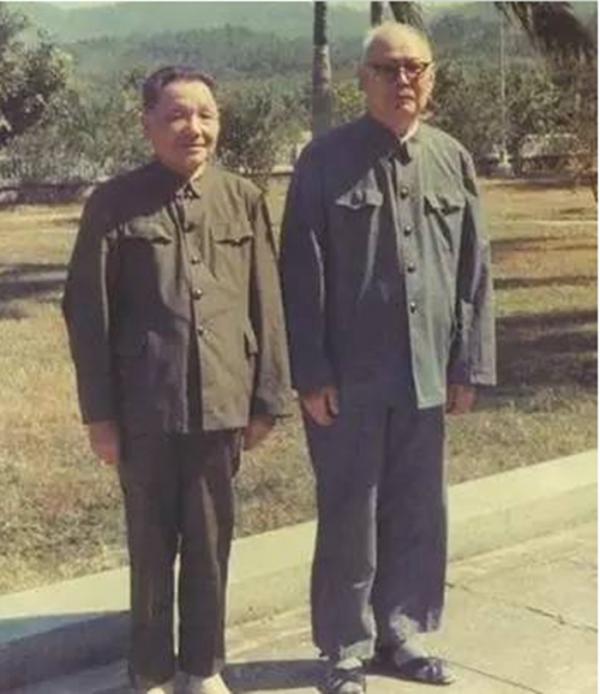 76年王震前去探望鄧小平，鄧小平連發幾問：葉劍英住哪裡？怎麼樣