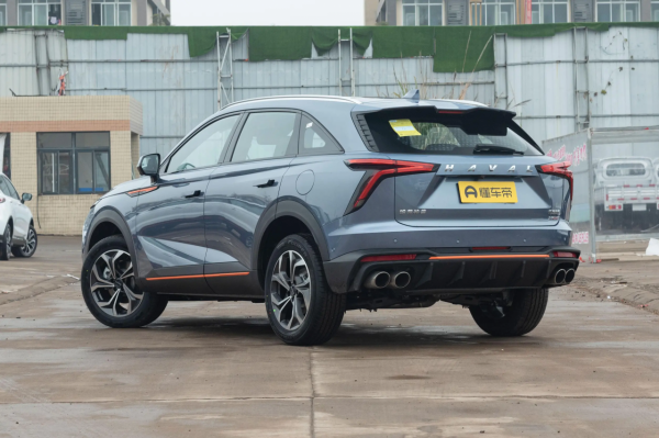 哈弗神獸：軸距2800mm，搭載2.0T+7擋雙離合，配置豐富，適合家用