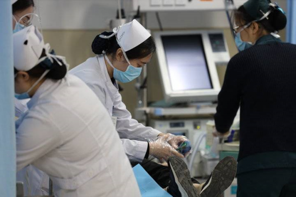 60歲突發心梗！1天后才就診，失去支架機會！家屬卻問：沒耽誤吧