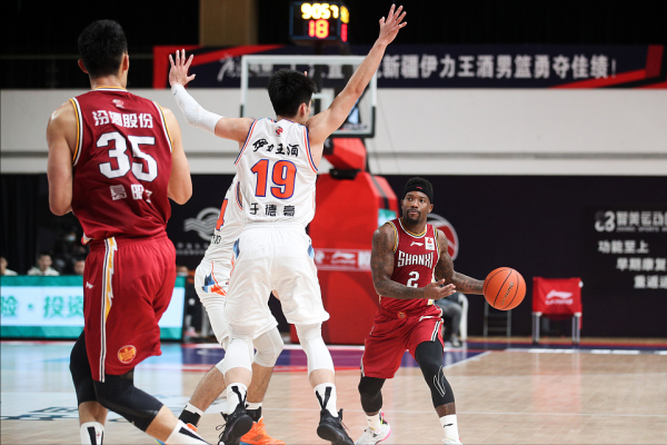 邢志強25分費爾德25+8+12 於德豪20+12+8新疆不敵山西