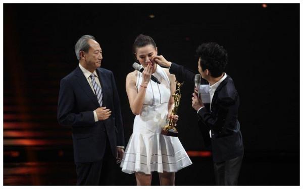 何炅謝娜22年交情,是什麼讓何炅說出:“我會和她保持距離”? 何炅謝娜22年交情,是什麼讓何炅說出:“我會和她保持距離”?