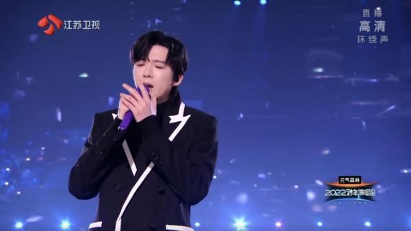 鄧麗君“穿越復活”，劉宇寧“漫步星空”，江蘇臺跨年夜太奇幻