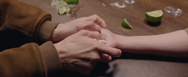 開場8分鐘就高能,";都教授";的硬核新劇穩了 開場8分鐘就高能,";都教授";的硬核新劇穩了