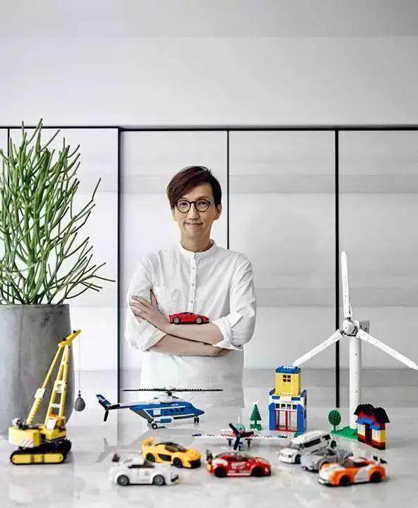 明星豪宅大對比，趙文卓豪宅大地種參天大樹，張智霖租房到買房