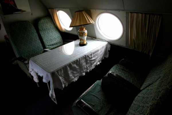 專機駕駛員談領袖趣事:毛主席上飛機帶鋪蓋,朱老總喜歡進駕駛艙 專機駕駛員談領袖趣事:毛主席上飛機帶鋪蓋,朱老總喜歡進駕駛艙