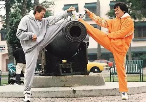 成家班3大打星：有人是洪金寶的“教父”，有人是“七屆泰拳王”