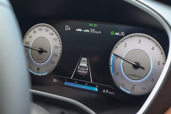 除了把臉換了，還改了啥？試駕國際版現代小改款勝達