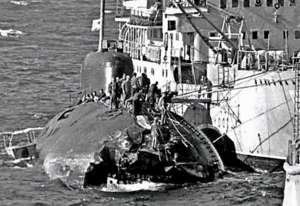 1988年，美國軍艦&quot;碰瓷&quot;蘇聯，遭蘇聯軍艦猛烈撞擊